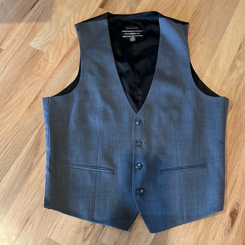 Joseph Abboud men’s gray suit vest, size medium, like new